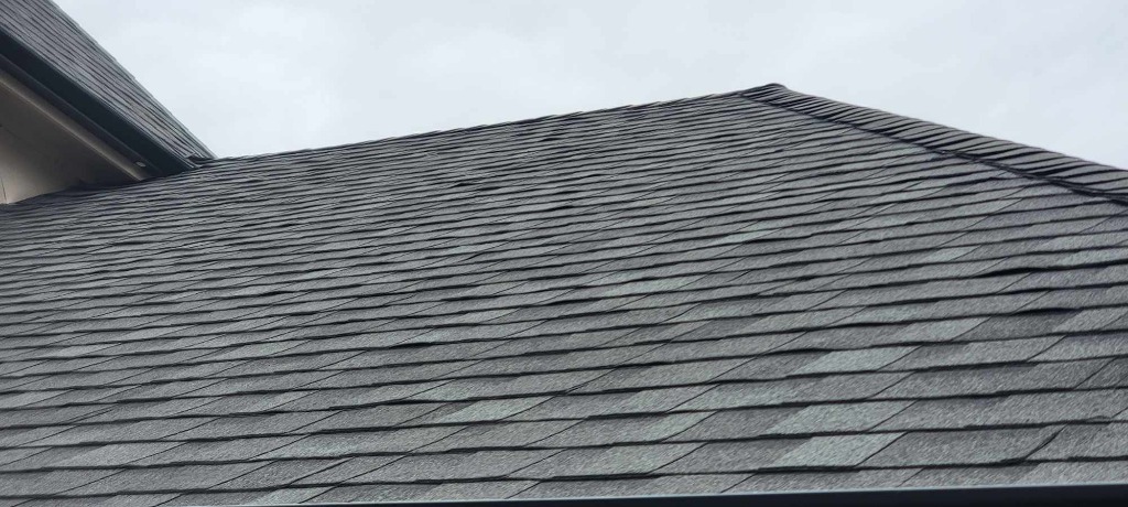 High-durability gray asphalt shingle roofing overlay